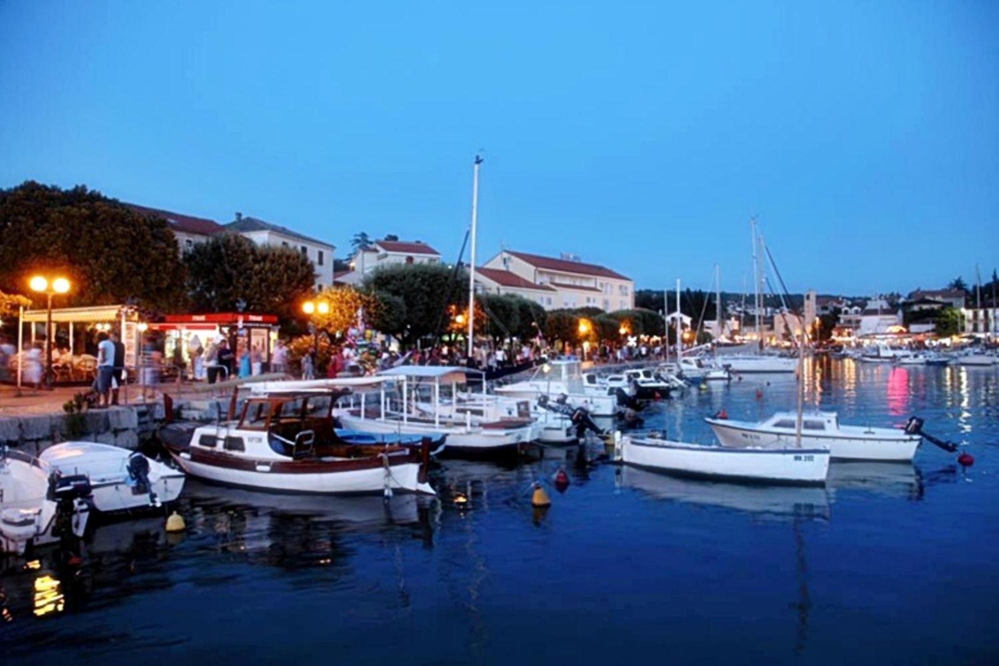 Sara Apartments Malinska Kültér fotó