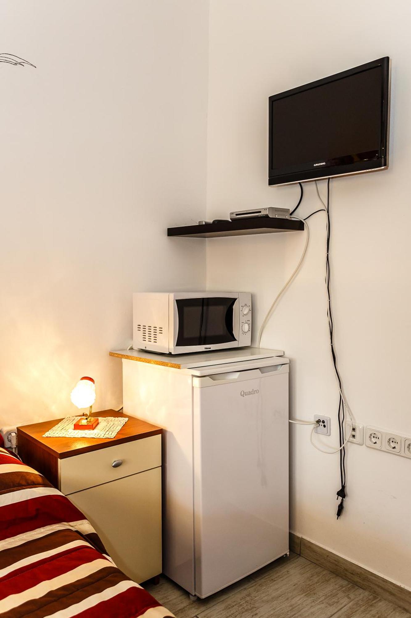 Sara Apartments Malinska Szoba fotó