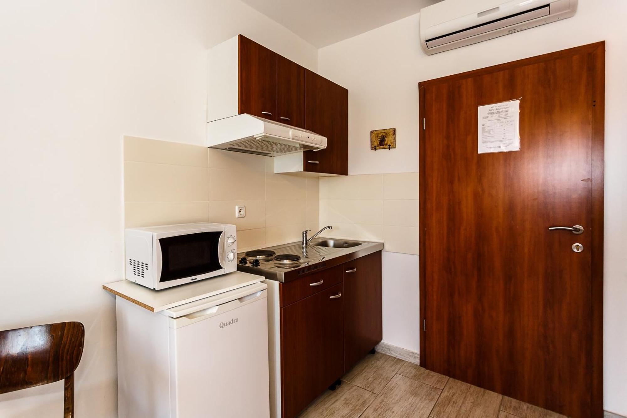 Sara Apartments Malinska Szoba fotó