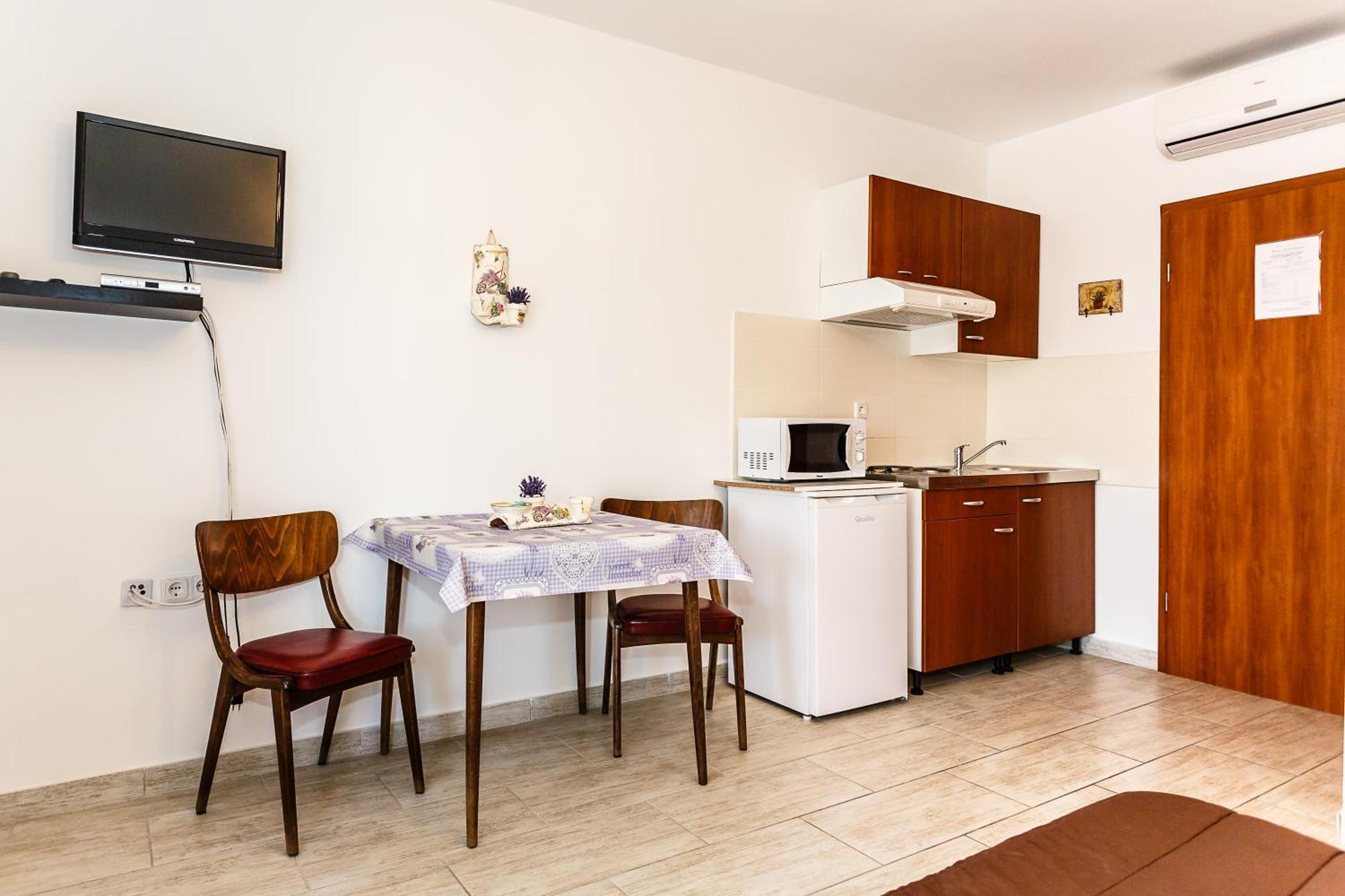 Sara Apartments Malinska Szoba fotó