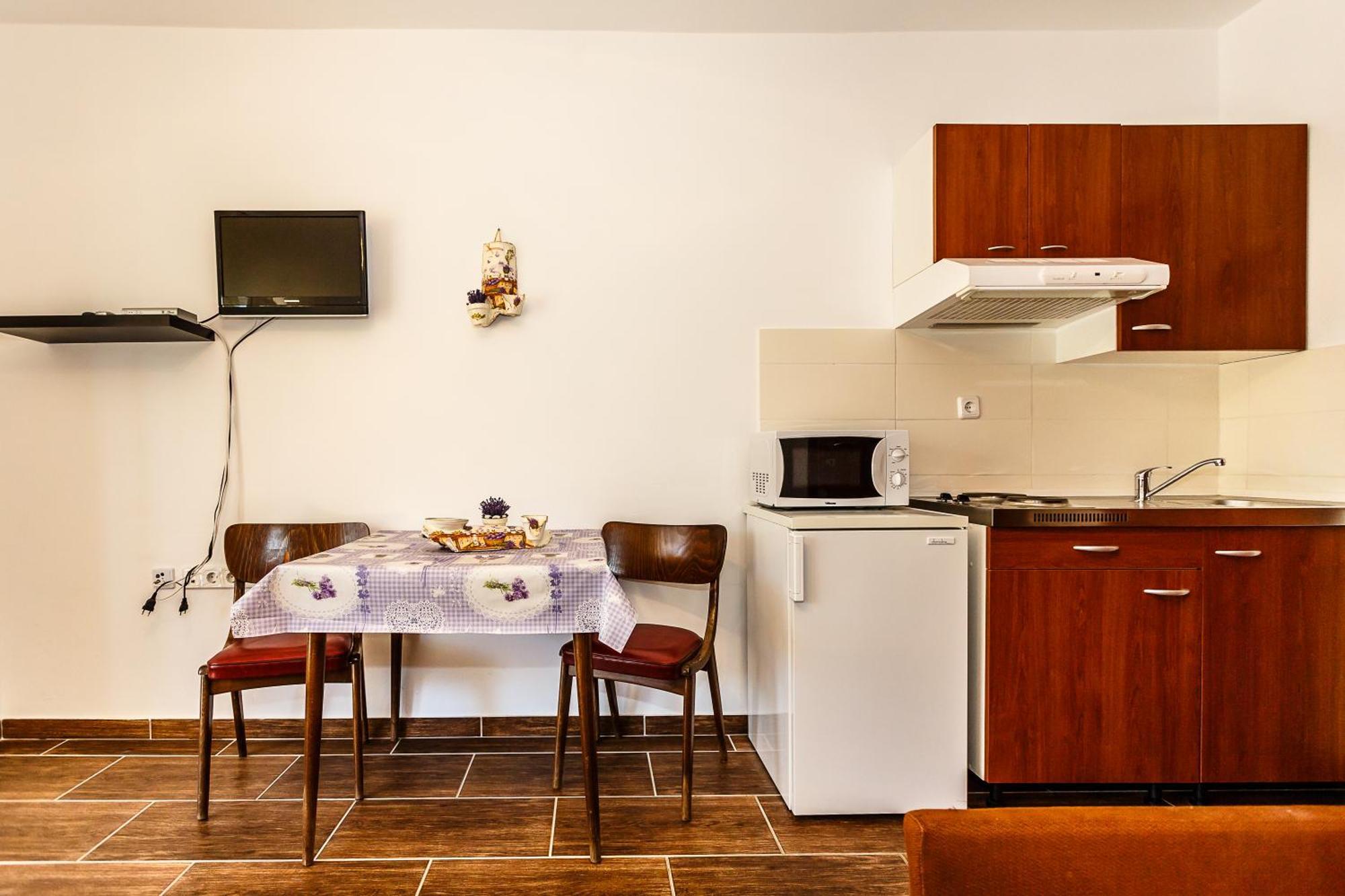 Sara Apartments Malinska Szoba fotó