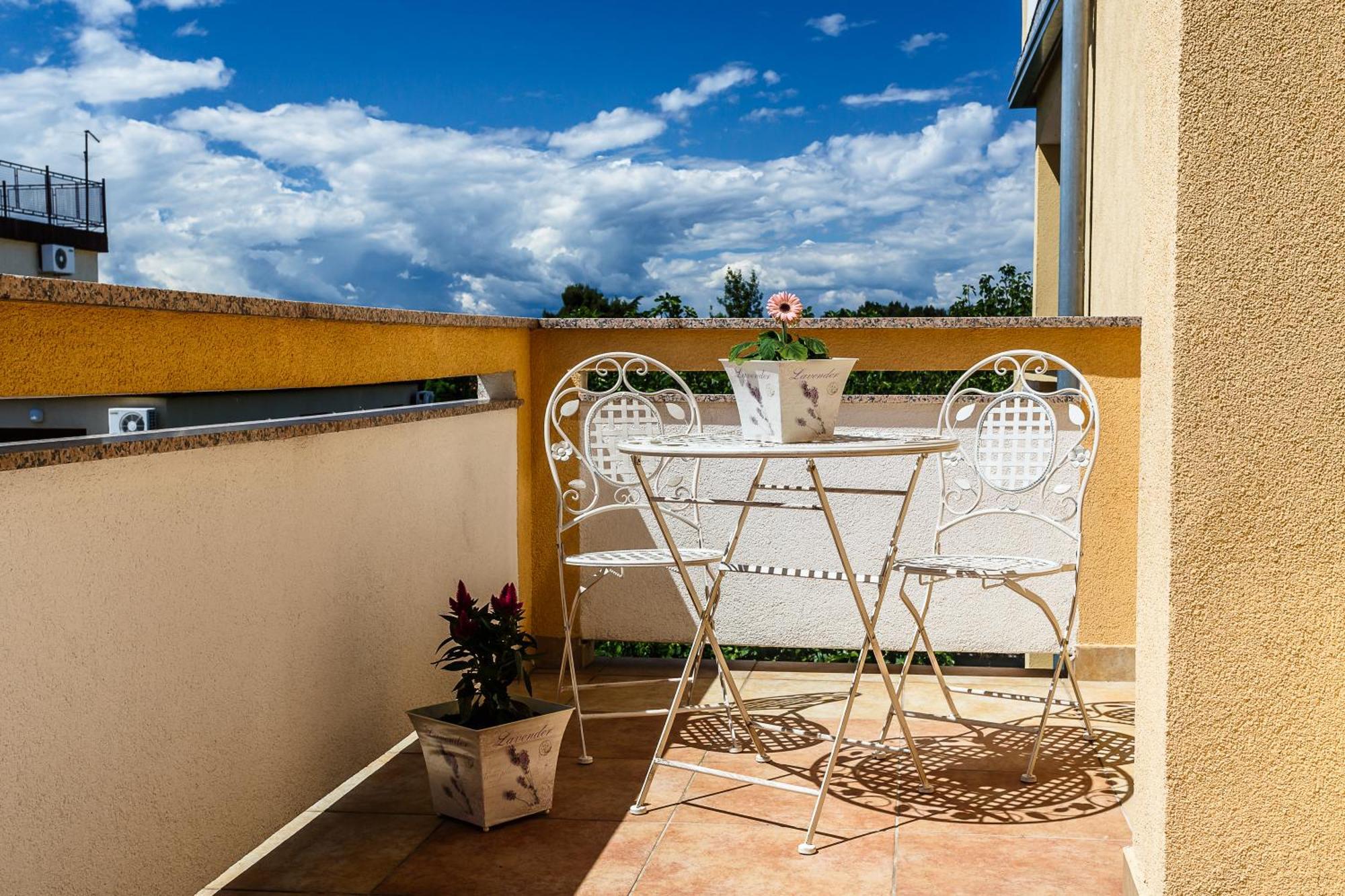 Sara Apartments Malinska Kültér fotó