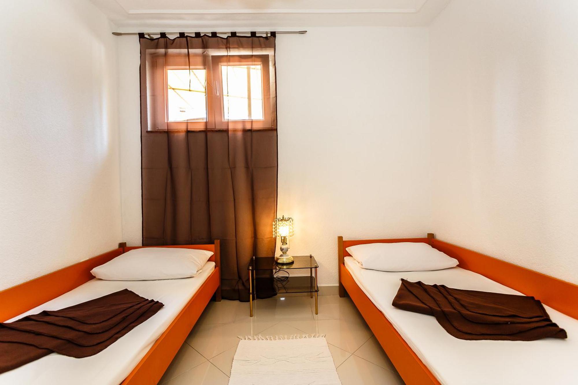 Sara Apartments Malinska Szoba fotó