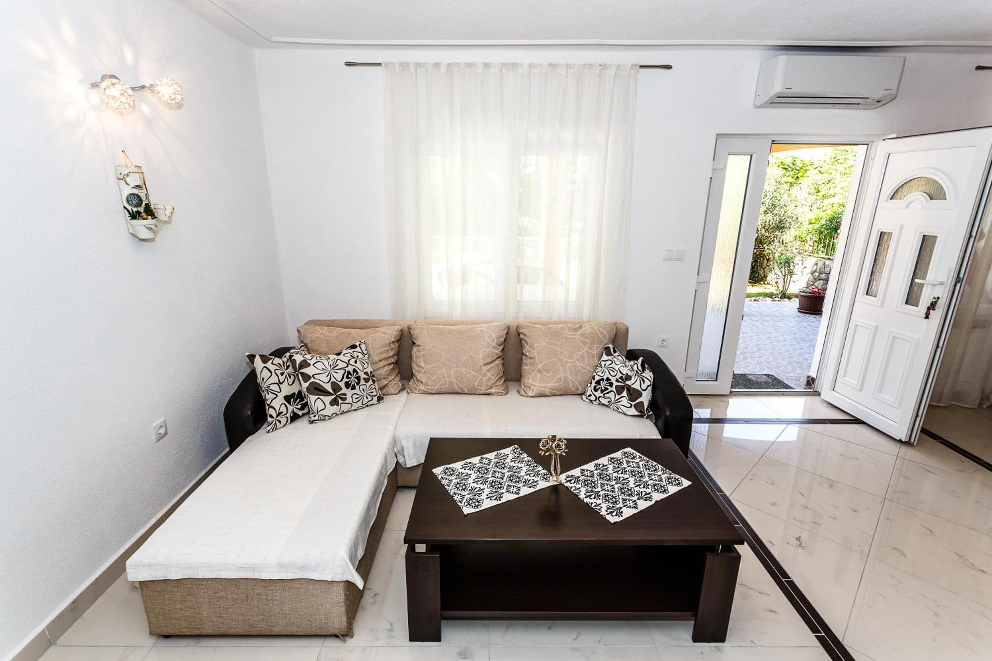 Sara Apartments Malinska Szoba fotó