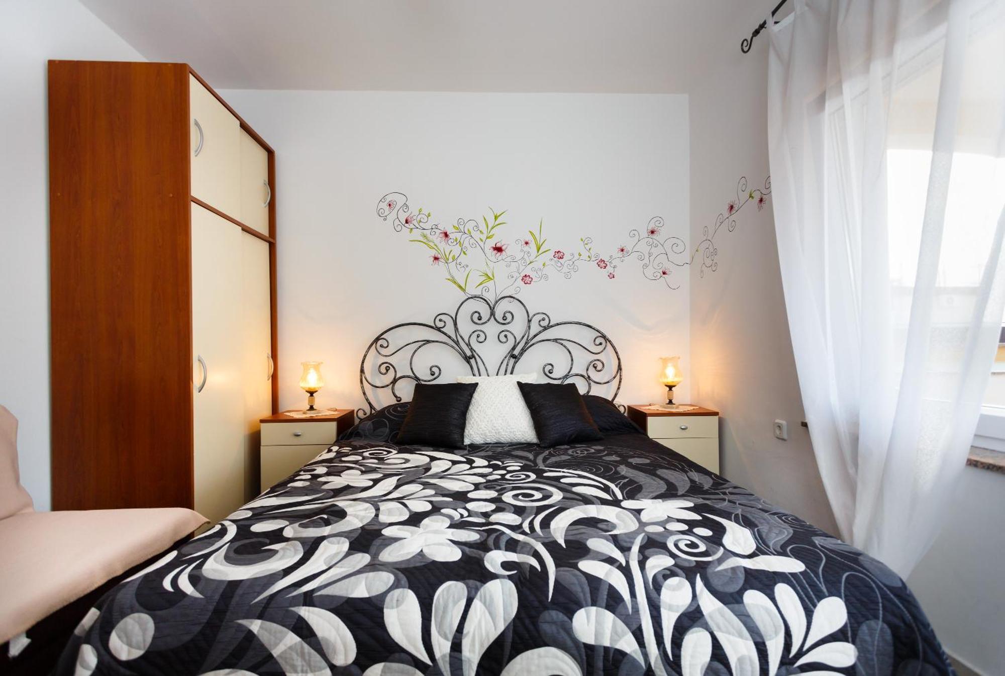 Sara Apartments Malinska Szoba fotó
